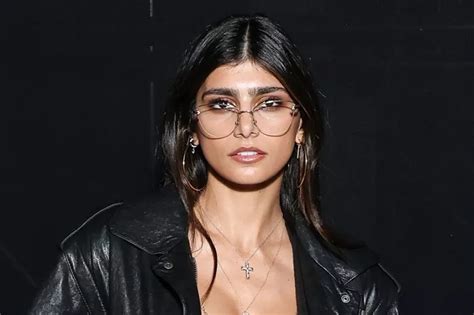 mia khalifa dropped by playboy